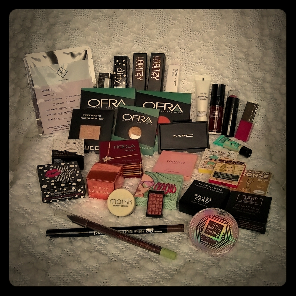 NIB 32 Piece Makeup Bundle